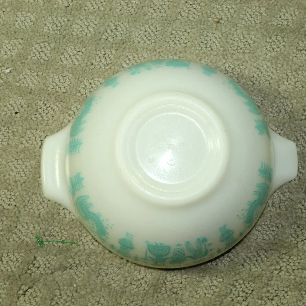 Pyrex this vintage